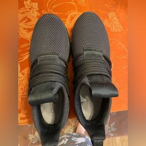 Adidas - Cloud Foam, worn ONCE